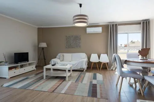 Two Brothers Home 2 - Refugio Moderno e Central