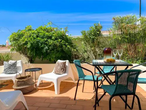 2BDR Townhouse Duplex with Pool by LovelyStay