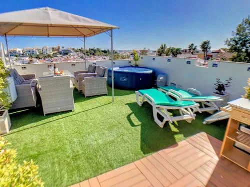 Apartment Alpha - 2 Bedrooms, Private Rooftop Patio with Hot Tub, BBQ and View