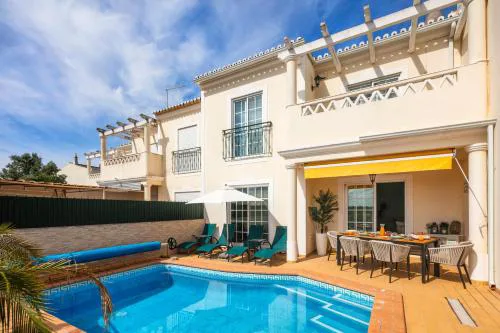 Beautiful townhouse in downtown Ferragudo