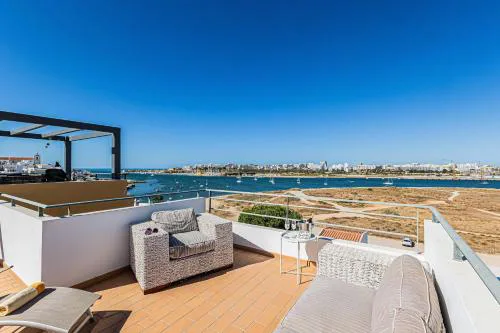 Casa Bayview Bliss - Sea Views Pool & BBQ Stroll to Beach and Ferragudo Village