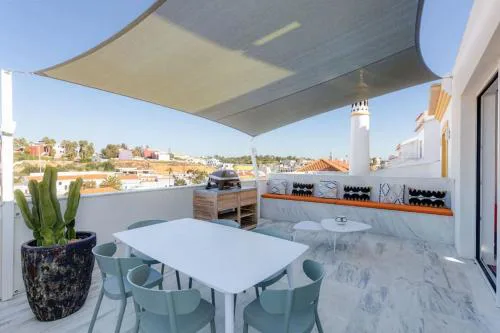 CASA LIMA - State of the art villa with views and pool in Ferragudo