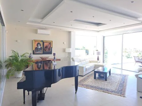 Luxury Seaview Apartment