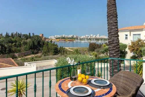 Townhouse 12 with amazing sea views