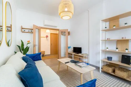 Sun n' Salt Lounge House