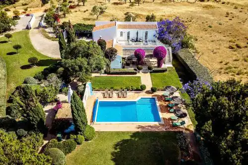 Lovely Very Private Villa with Beautiful Gardens