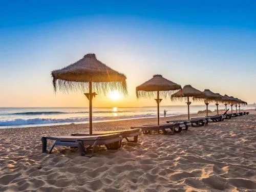Luxury Apartment, 3 min Walk to Beach, Albufeira