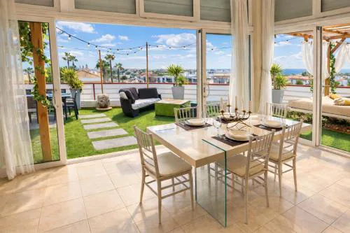 Penthouse with Private Rooftop & Seaview