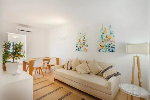 Salgados Retreat -Steps from the Beach at Homesbyfc