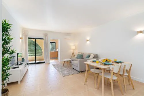 Salgados Sunny Beach Apt - 7 min walk from Beach by Lisbeyond