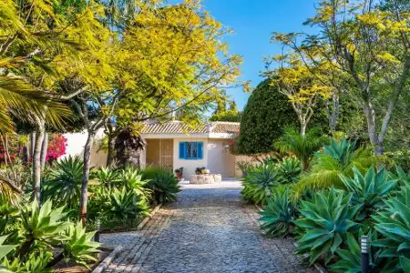 Quinta Azul - Gorgeous Apartment with Pool & Private Terrace