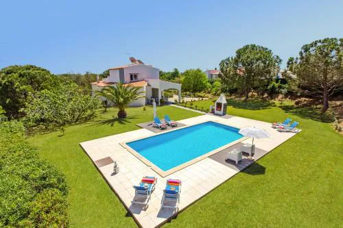 Villa Figueiras by Villa Plus