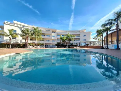 Amazing Studio with Ocean View, Pool and Beach
