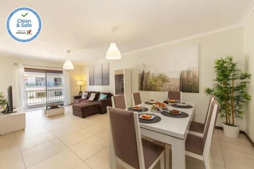 B03 - Luxury 2 Bed near Lagos Marina