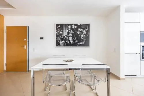 Brand New apartment, central w/pool and parking