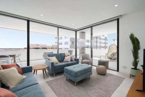 BreNia Luxury 3 bedrooms Near Beach and Old Town