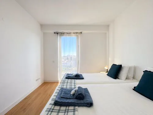 Bright apartment next to main avenue and marina #1870