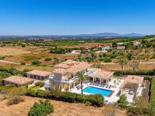 Casa Ferrel - Luxury 9 Bedroom Villa with Indoor & Outdoor Pools