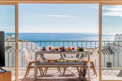 Casa Londamba Meia Praia Beach