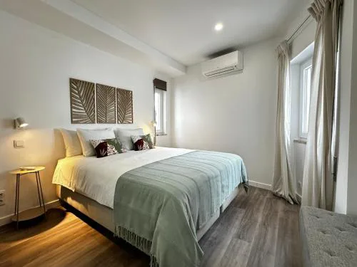 Charming and Modern apt with balcony 2 min Old Town