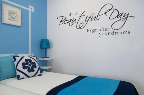 Chez Downtown Charm - Your Seaside Dream!