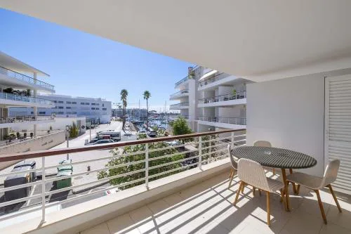 Elegant Marina View T2 Apartment- The Moorings