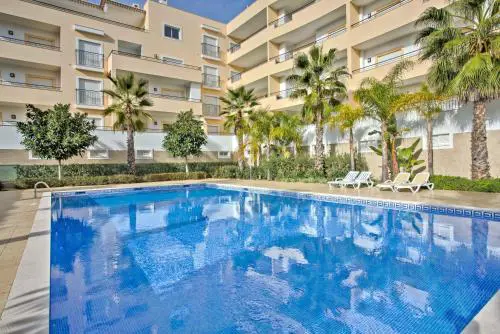 Lagos Palm Tree 1 with Pool by Homing