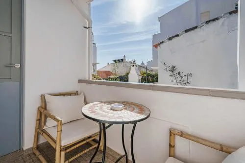 Lovely Apartment In Lagos with Terrace - Close to Beach