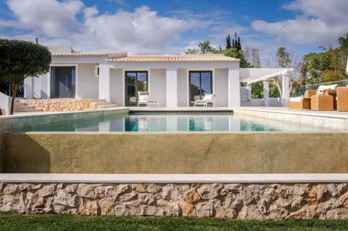 Luxurious 4Bedroom Villa Retreat by Lisbeyond
