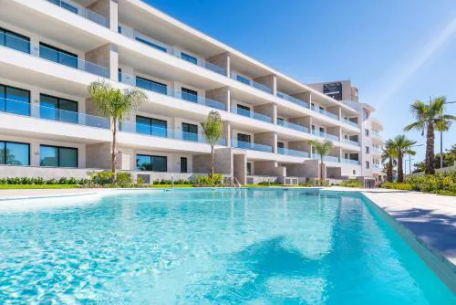 Luxury 3-Bedroom Apartment near Dona Ana Beach