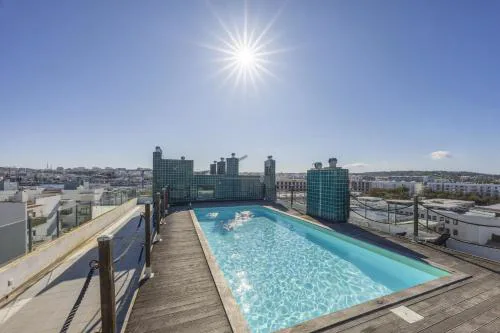 Ocean Horizon Luxury Apartment