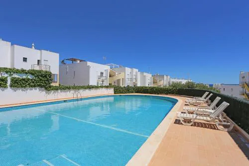 Quinta dos Pinheiros Apartments
