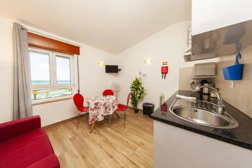 Rising Sun Top-Floor Flat