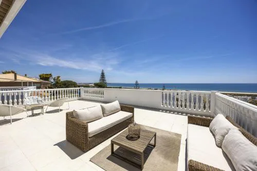 Villa Magical Light/Beach and Golf, Lagos