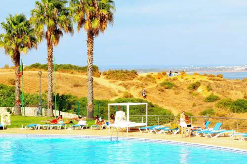 WOW View with Terrace and WiFi, 100m to Beach, 10 min to City