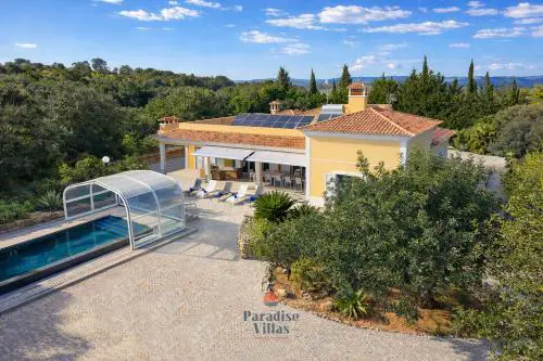 Elegant Villa with Private Pool and Games Room