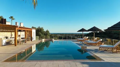Villa Luso w/ Heated Pool - Spacious & Peaceful