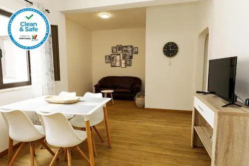 B87 - Windmill 2 Bed Apartment in Odiaxere