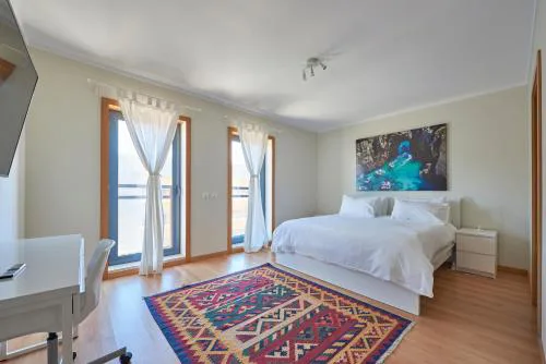 Algarve Oceanfront Luxury Apartment w Pool