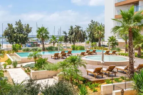 Marina Vista - Modern 1BDR w Gym - Marina & Pool Views