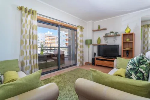 Privilege Apartment Santana with Rooftop Pool, Village Marina - Olhão