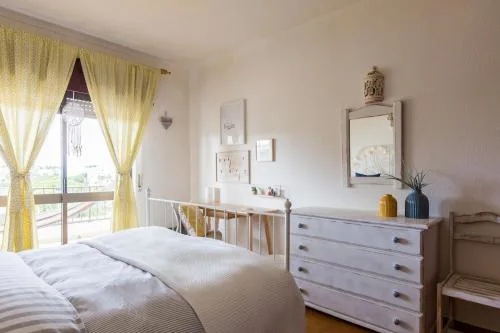 Bright Apartment 10min from 2 stunning Beaches