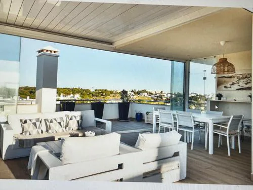 Penthouse, sea view, tennis, swimming pools, 3' foot golf