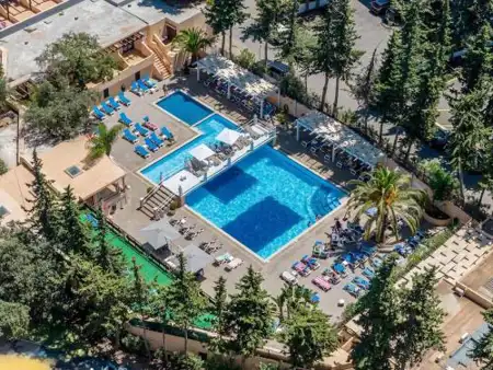Studio on Maria Luisa Beach Wifi Parking Swimming Pool