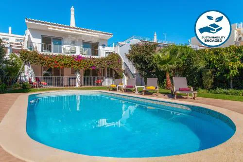 Villa Blue Bay - Moradia familiar com piscina nos Olhos d'Água, Albufeira