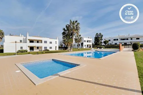 Pêra Secret Garden 1 and Pool by Homing