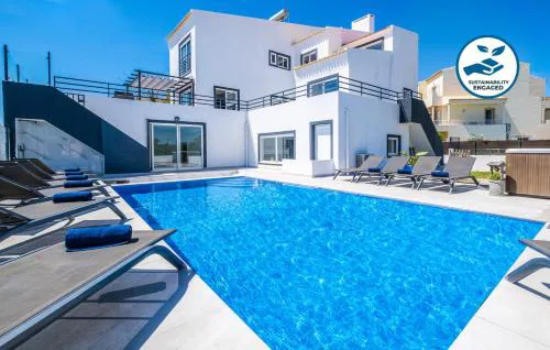 Villa Avalon - Jacuzzi, Cinema e Piscina Aquecível em Armação de Pêra