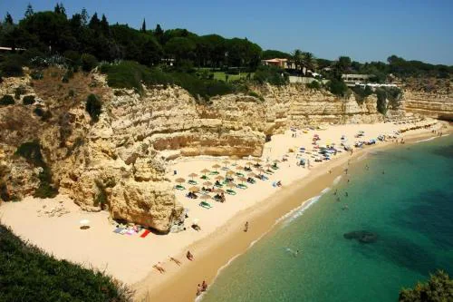 Apartment, next to the beach with swimming pool