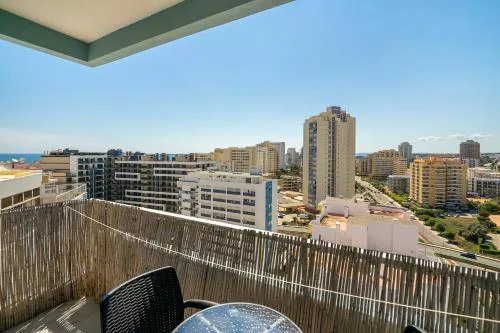 Apartamento com vista espetacular, ao lado da praia, by QoZzy