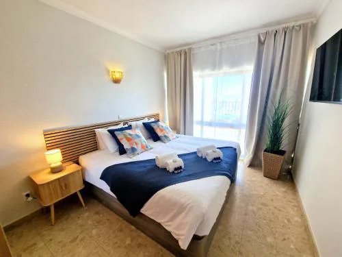 Blue Ocean View - Beach Walk, Sea View, Parking, AC